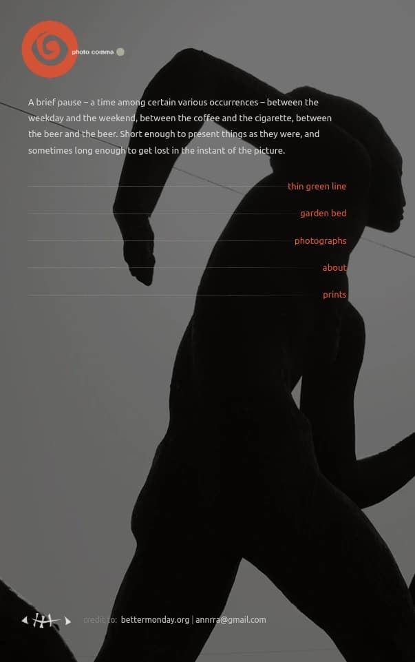Mobile view of Photocomma homepage showing featured sculpture, intro text, logo, and navigation menu